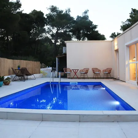 Leta Charming Cozy House With Pool * Rukavac (Vis)